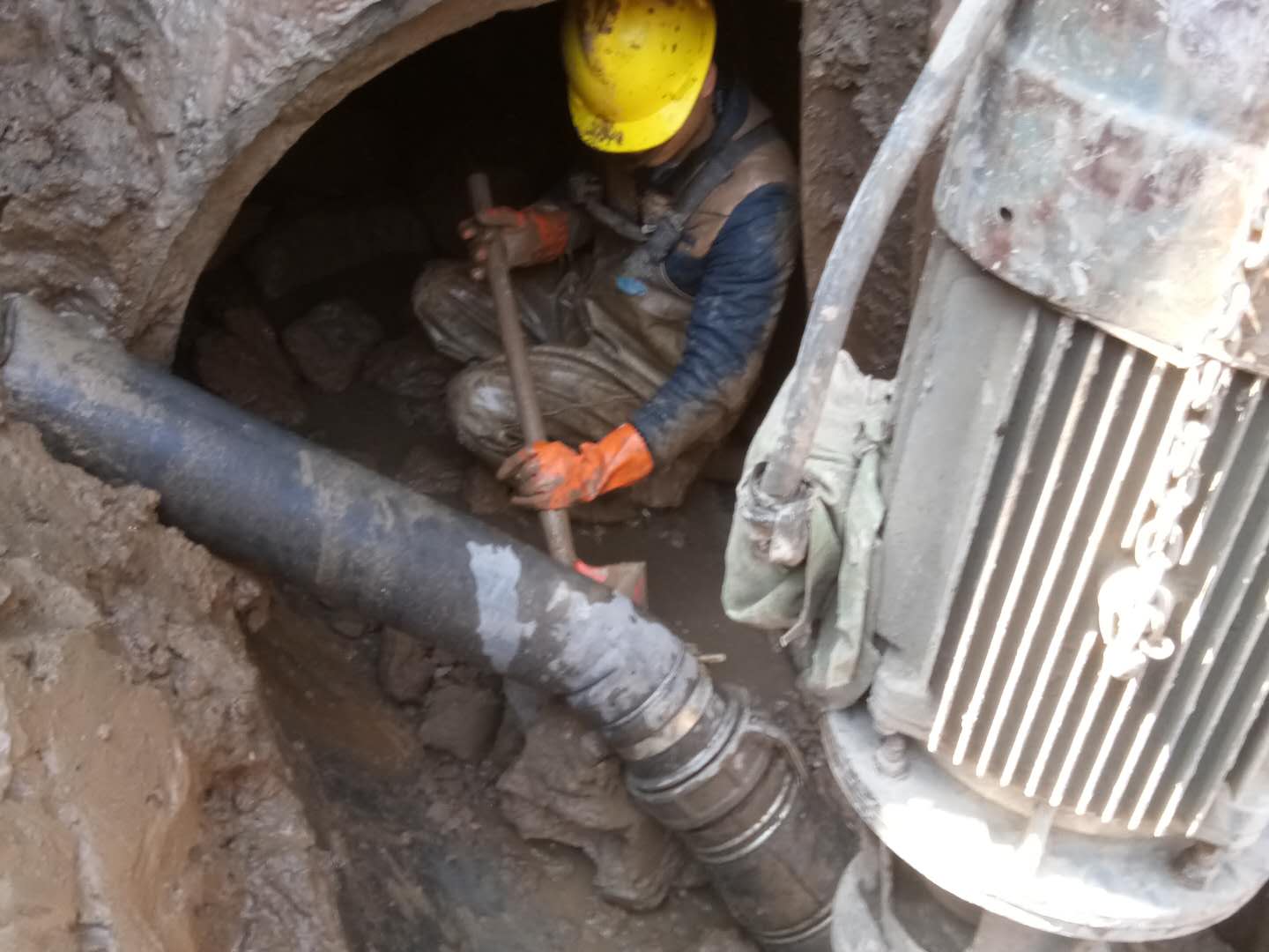 红坪镇管道清淤