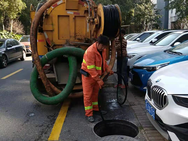 红坪镇排污管道清淤